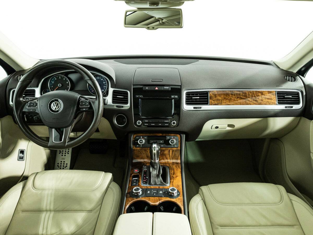 Volkswagen Touareg с пробегом — 2013 год. Фото: #10