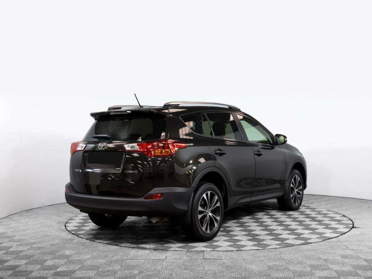 Toyota RAV4 с пробегом — 2015 год. Фото: #3