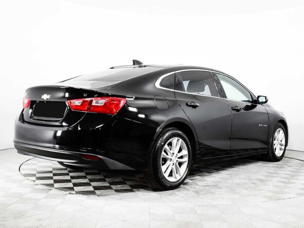 Chevrolet Malibu с пробегом — 2017 год. Фото: #3