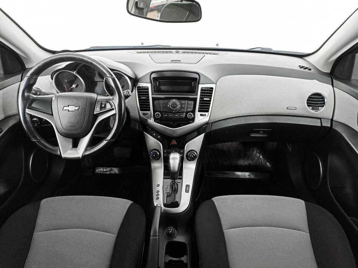 Chevrolet Cruze с пробегом — 2012 год. Фото: #13