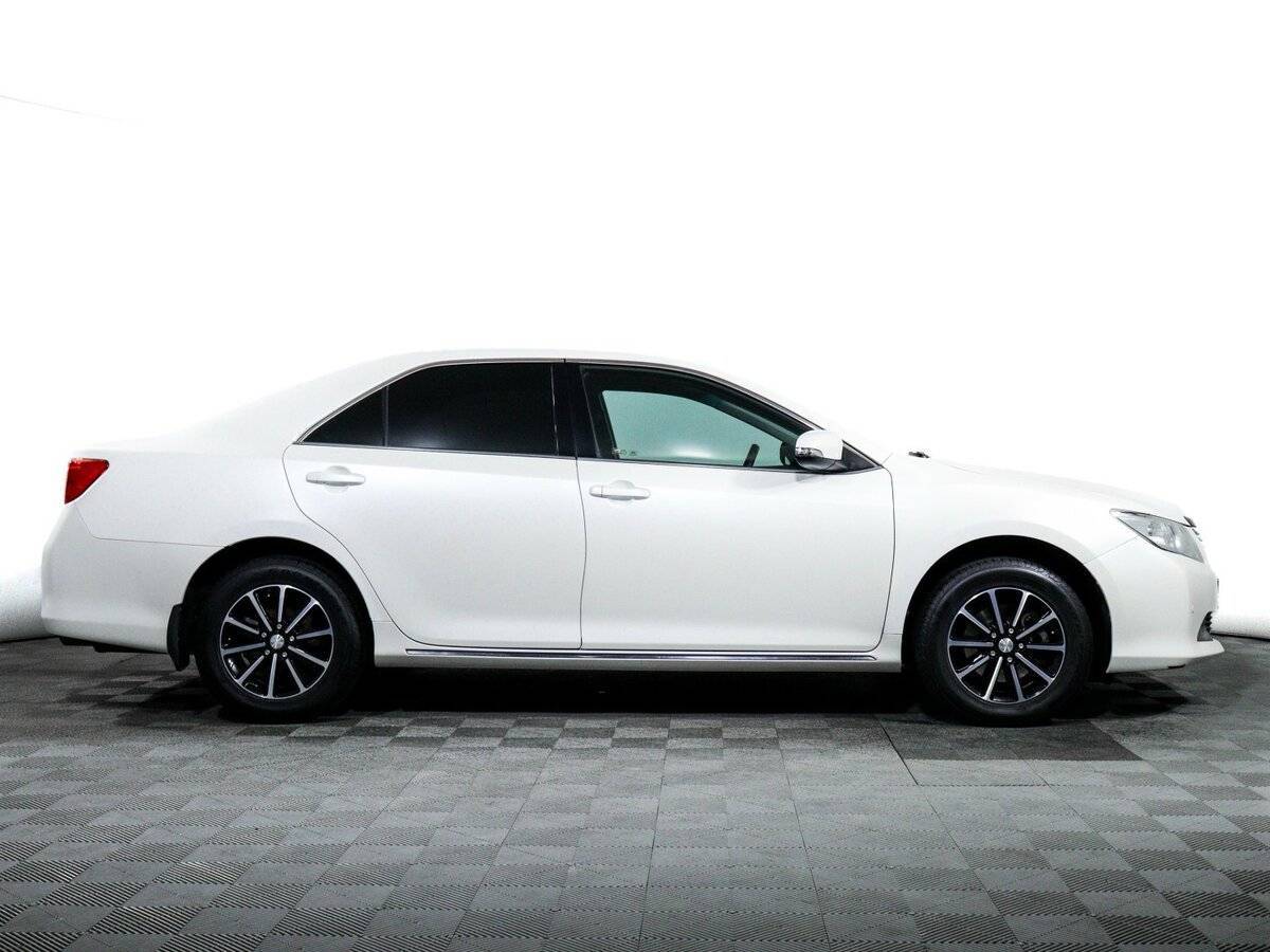 Toyota Camry с пробегом — 2013 год. Фото: #3