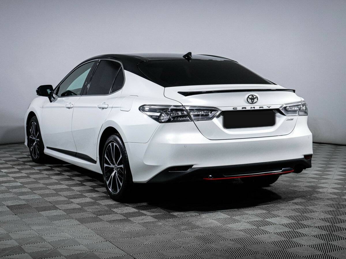 Toyota Camry с пробегом — 2020 год. Фото: #6