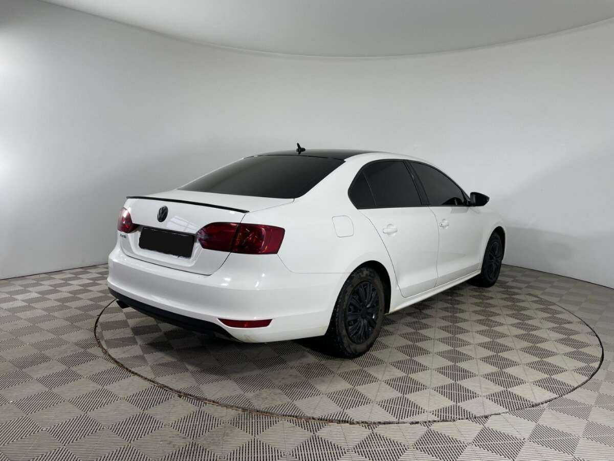 Volkswagen Jetta с пробегом — 2014 год. Фото: #3