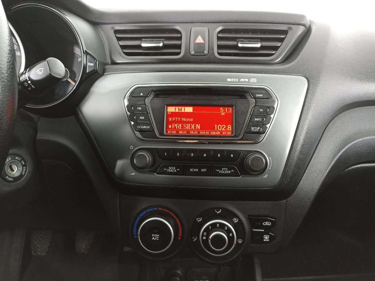 Kia Rio с пробегом — 2014 год. Фото: #14