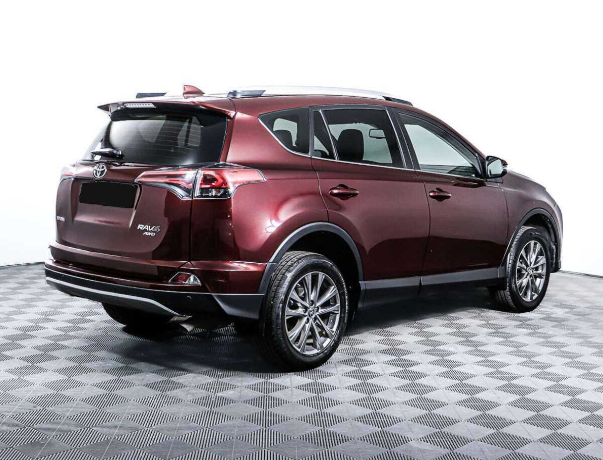 Toyota RAV4 с пробегом — 2018 год. Фото: #4