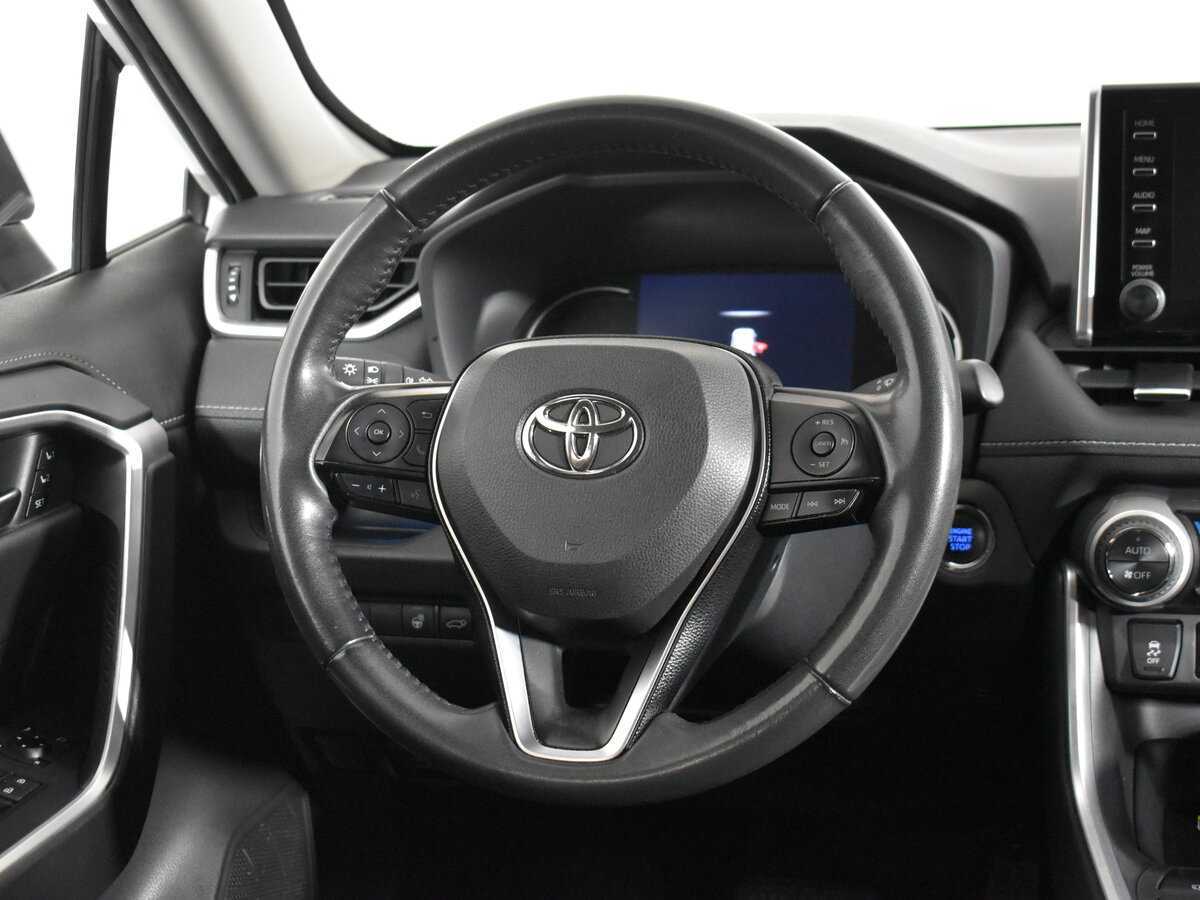 Toyota RAV4 с пробегом — 2021 год. Фото: #17