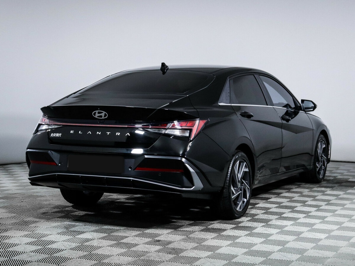 Hyundai Elantra с пробегом — 2024 год. Фото: #4