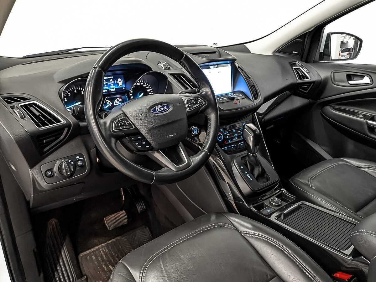 Ford Kuga с пробегом — 2016 год. Фото: #12