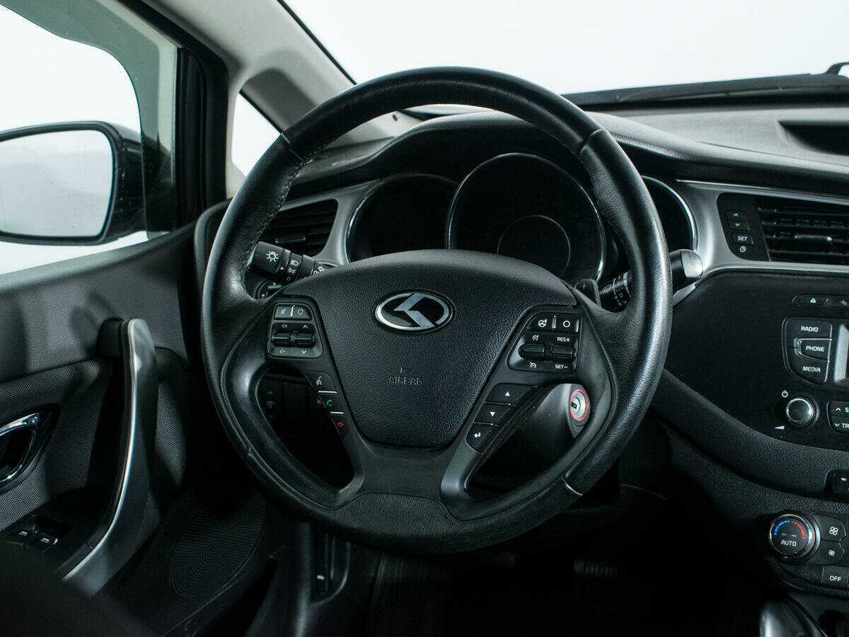 Kia Ceed с пробегом — 2015 год. Фото: #11