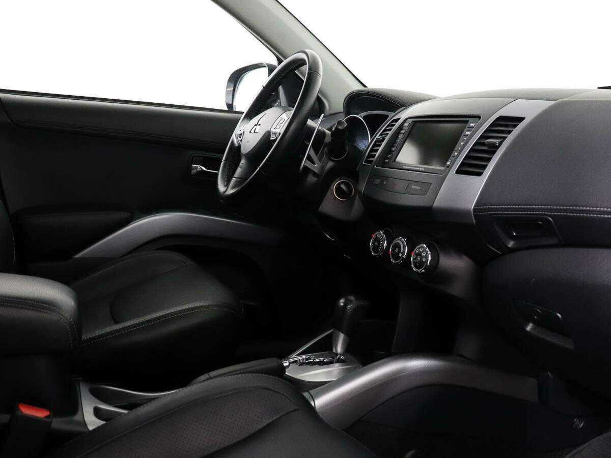 Mitsubishi Outlander с пробегом — 2012 год. Фото: #6