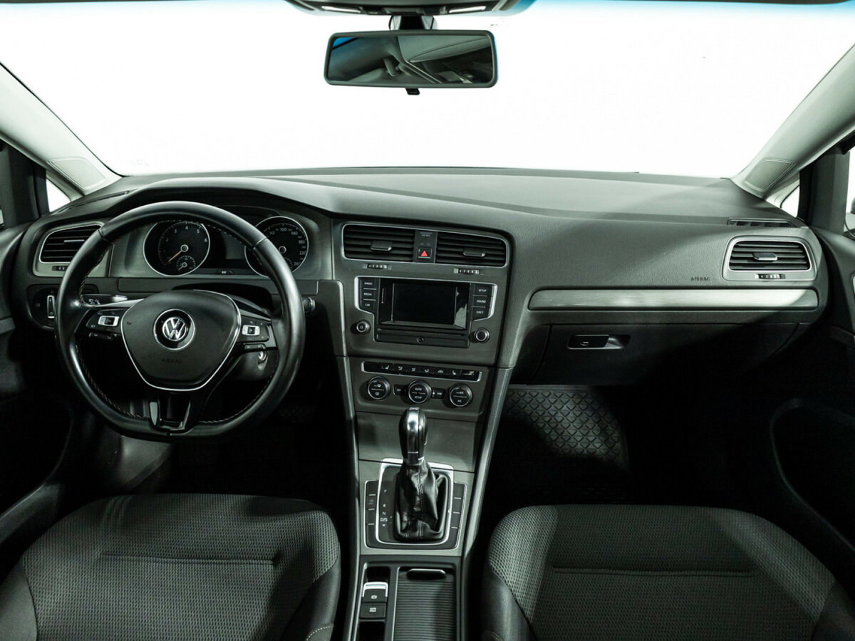 Volkswagen Golf с пробегом — 2013 год. Фото: #12