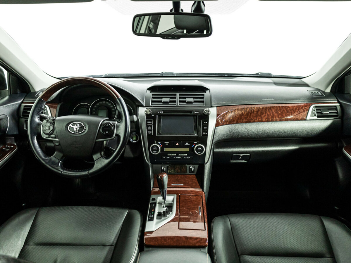 Toyota Camry с пробегом — 2012 год. Фото: #12