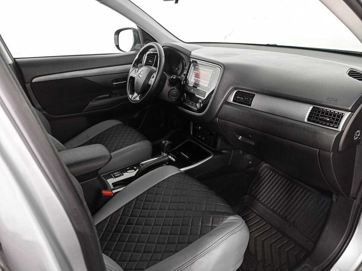 Mitsubishi Outlander с пробегом — 2018 год. Фото: #10
