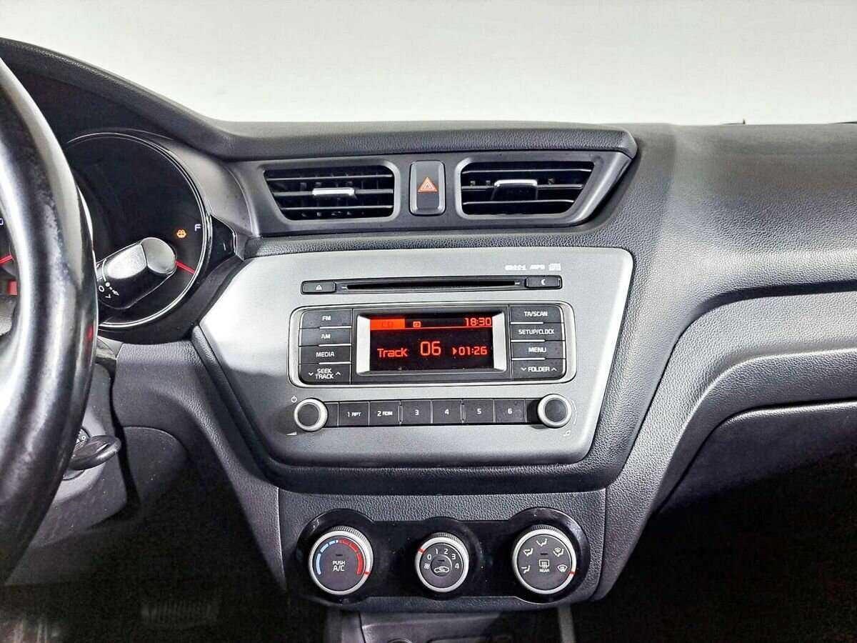 Kia Rio с пробегом — 2015 год. Фото: #12