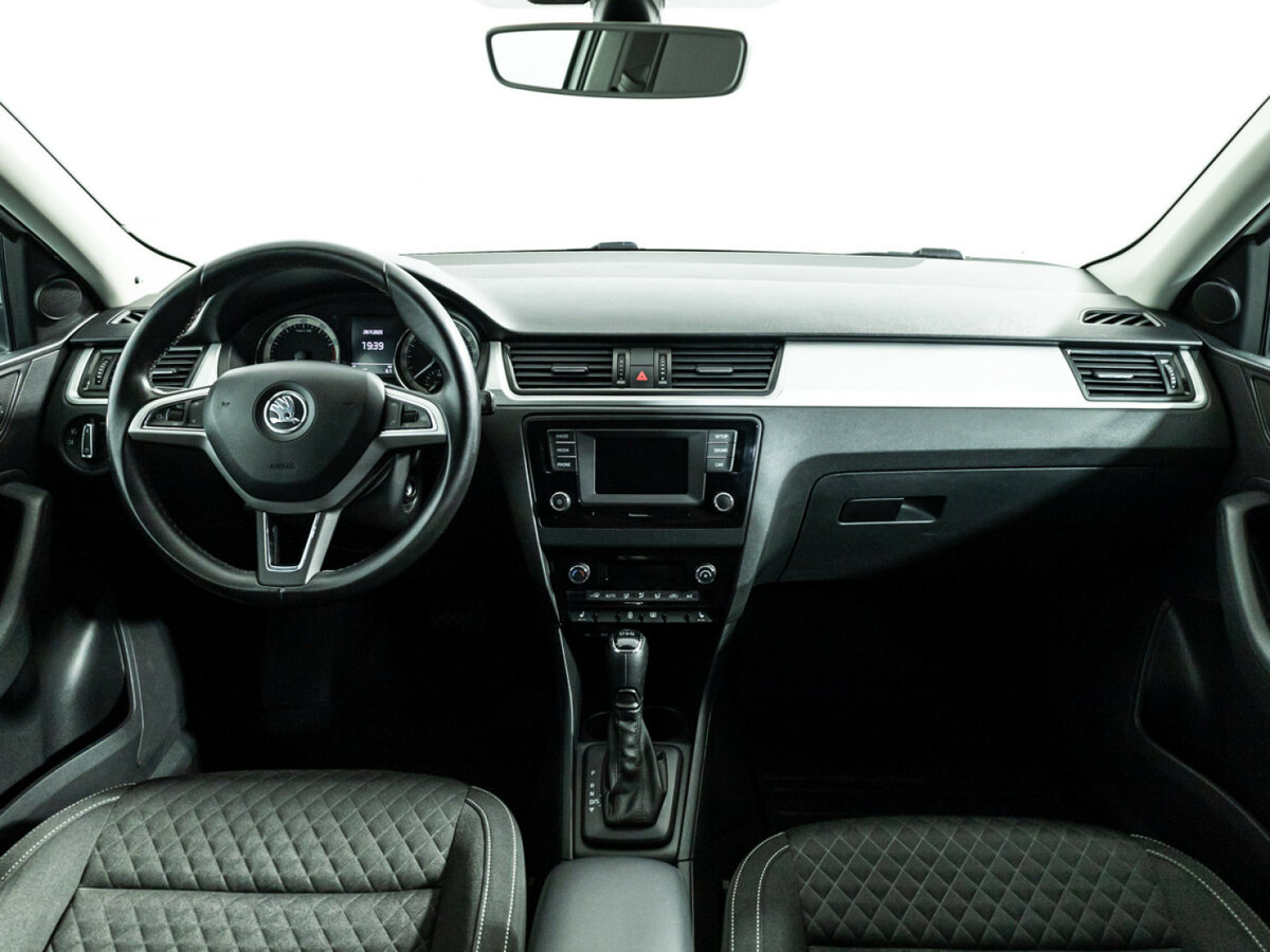 Skoda Rapid с пробегом — 2016 год. Фото: #12