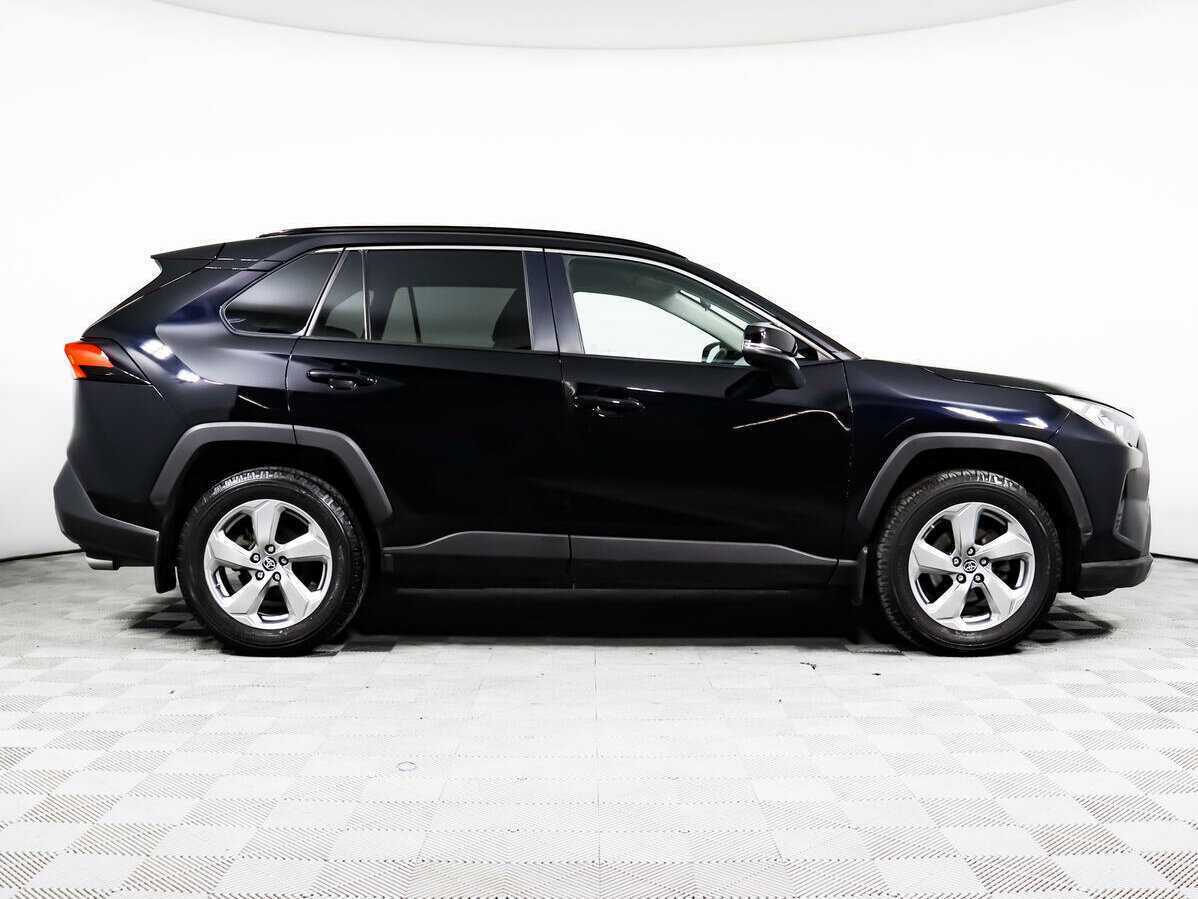 Toyota RAV4 с пробегом — 2020 год. Фото: #3