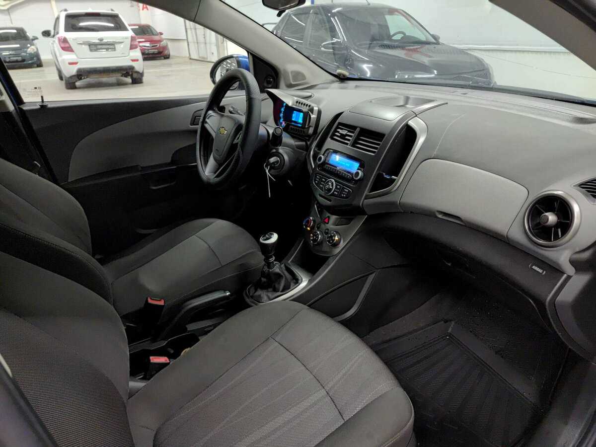 Chevrolet Aveo с пробегом — 2012 год. Фото: #10