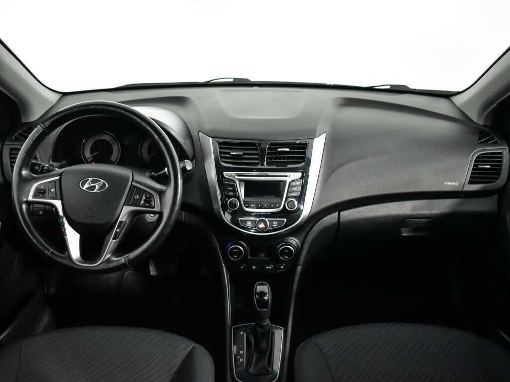 Hyundai Solaris с пробегом — 2016 год. Фото: #11