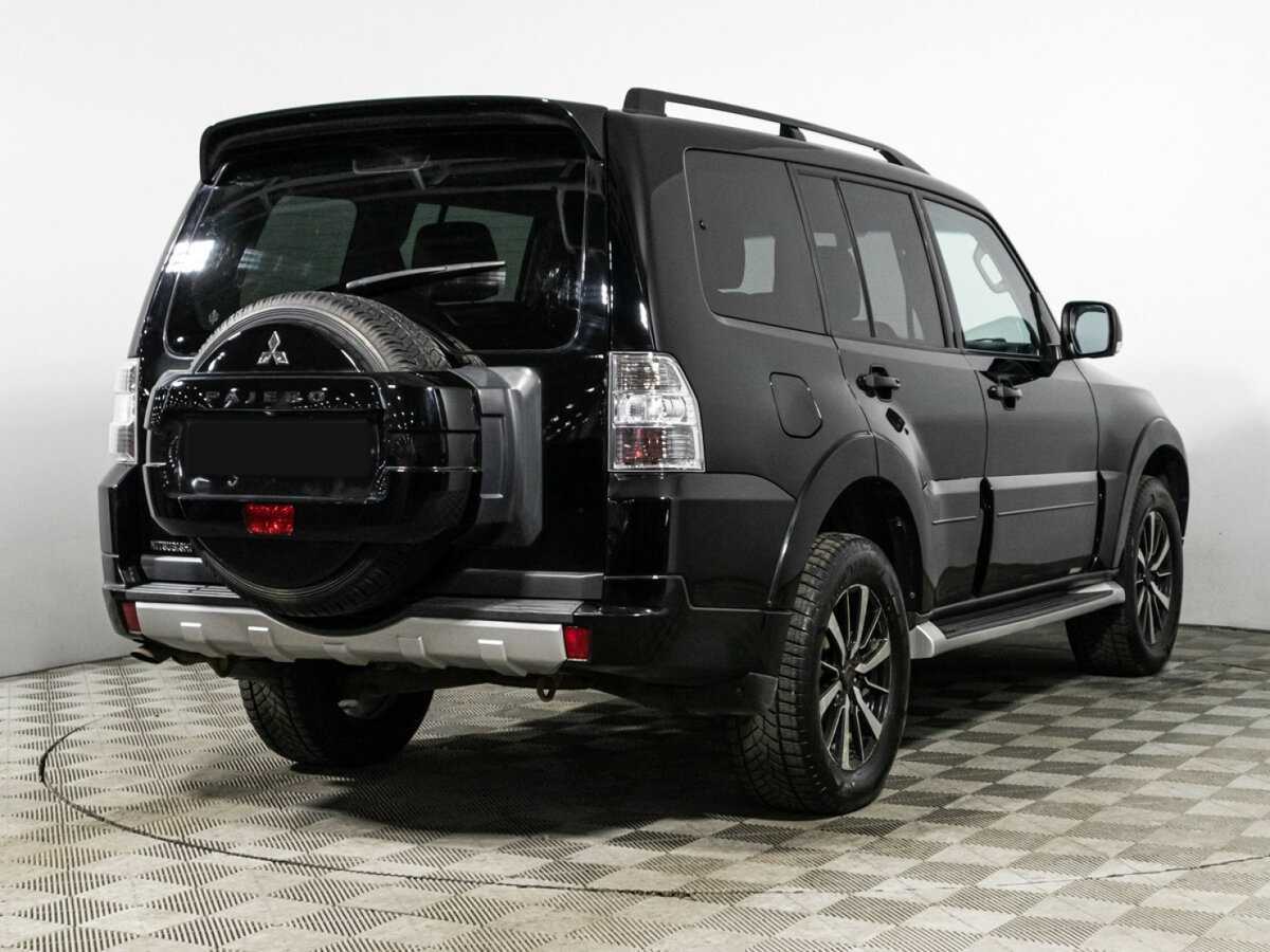 Mitsubishi Pajero с пробегом — 2012 год. Фото: #3