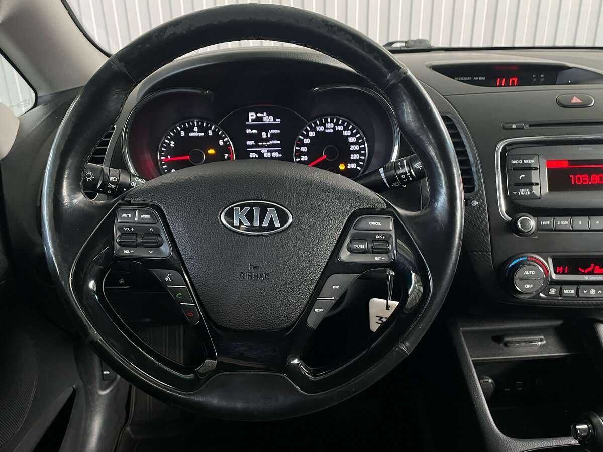 Kia Cerato с пробегом — 2017 год. Фото: #9