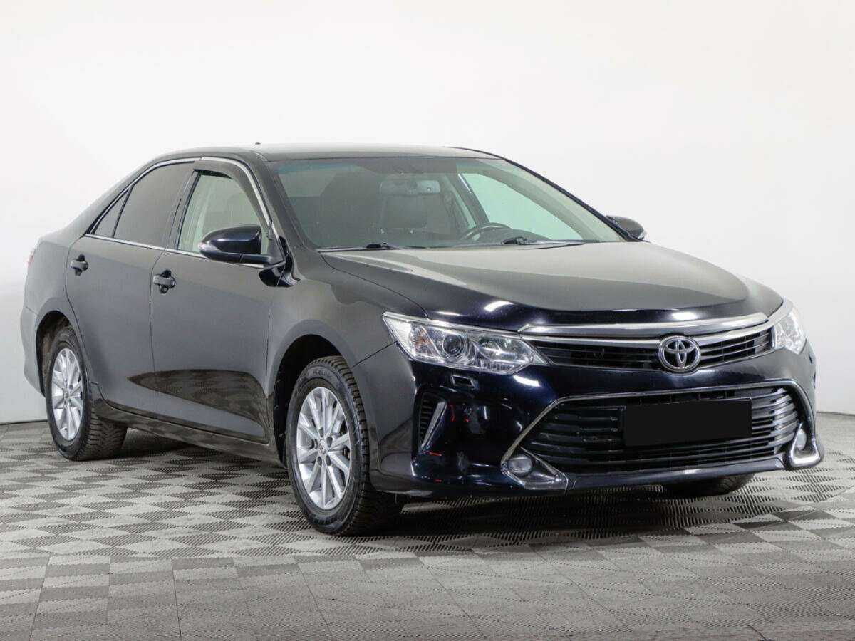 Toyota Camry с пробегом — 2017 год. Фото: #2