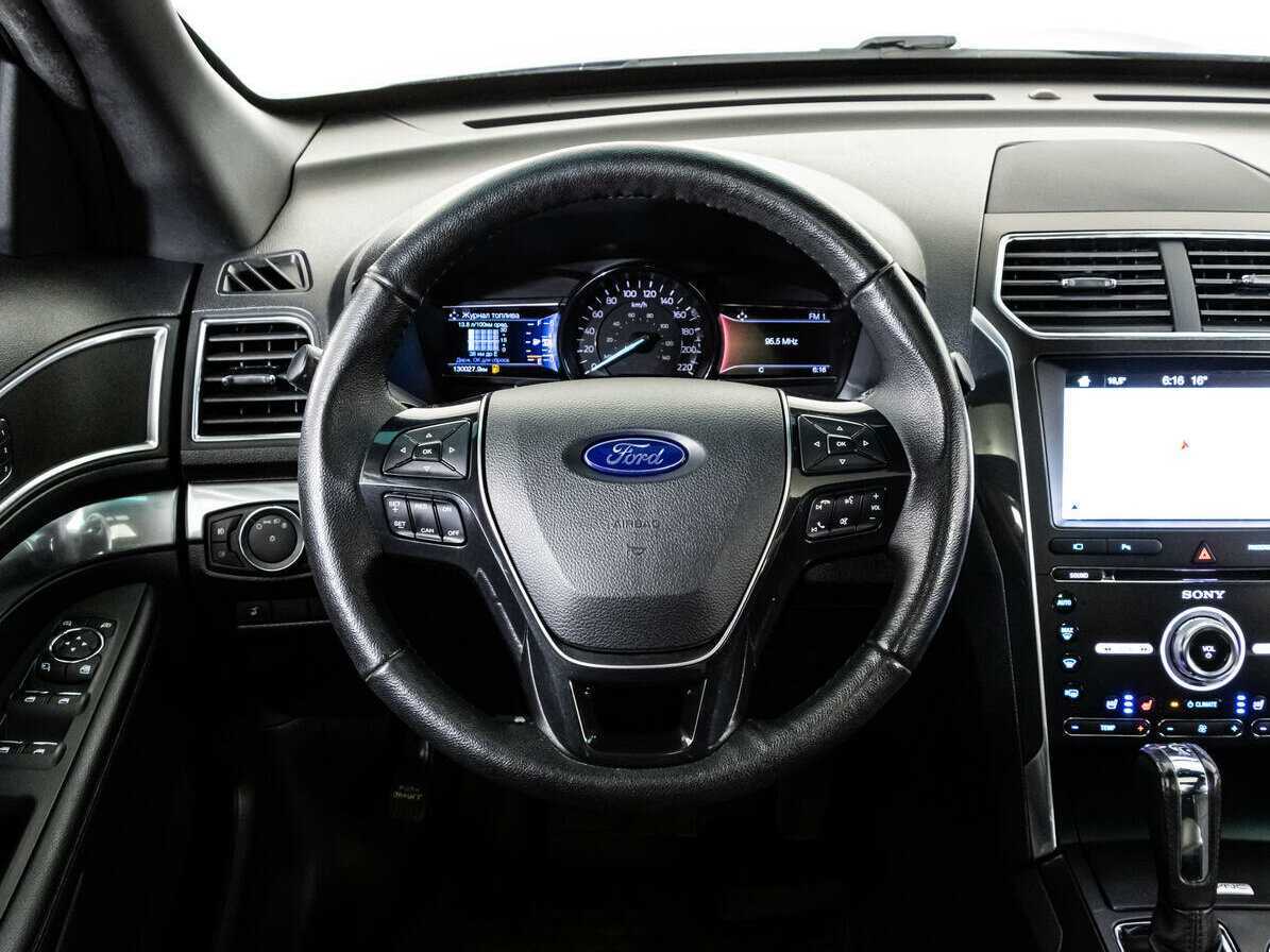 Ford Explorer с пробегом — 2016 год. Фото: #9