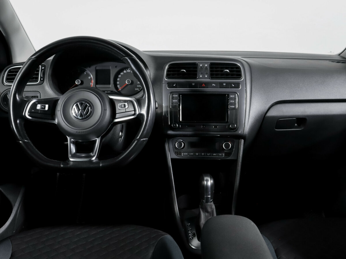 Volkswagen Polo с пробегом — 2019 год. Фото: #9