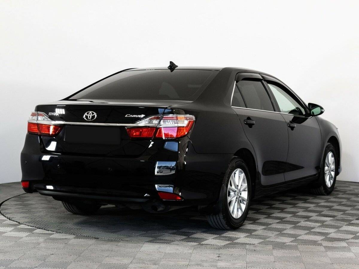 Toyota Camry с пробегом — 2017 год. Фото: #3