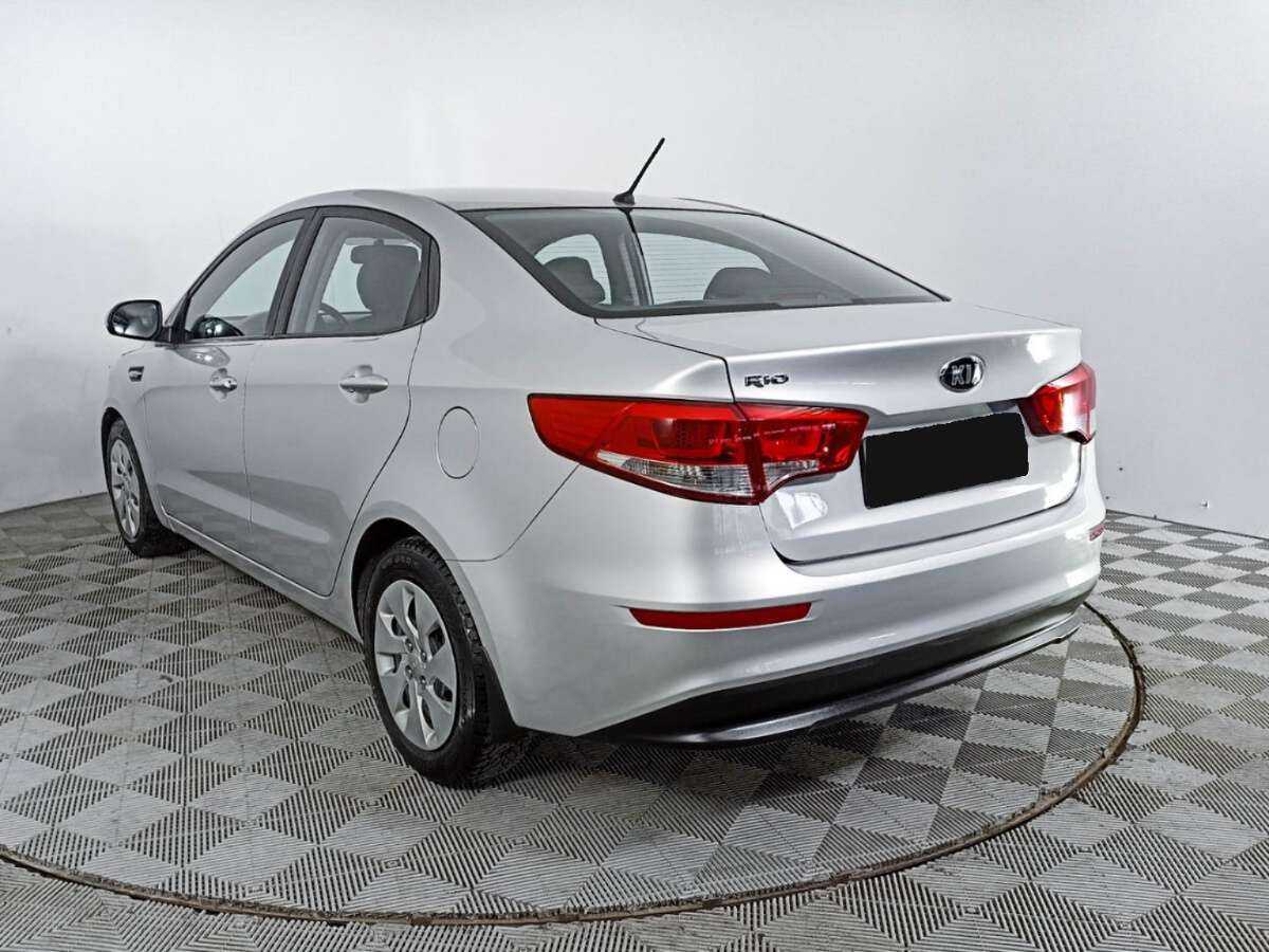 Kia Rio с пробегом — 2015 год. Фото: #6