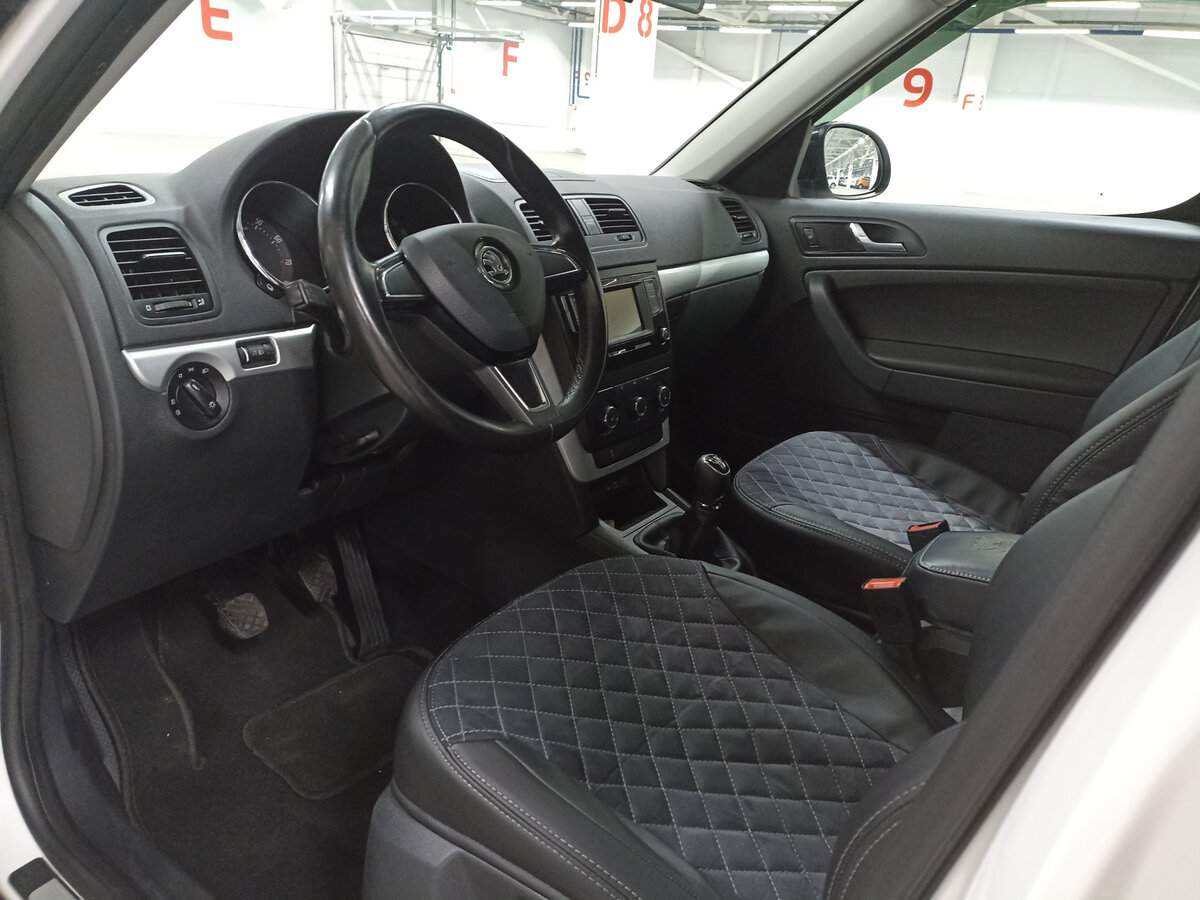 Skoda Yeti с пробегом — 2015 год. Фото: #15