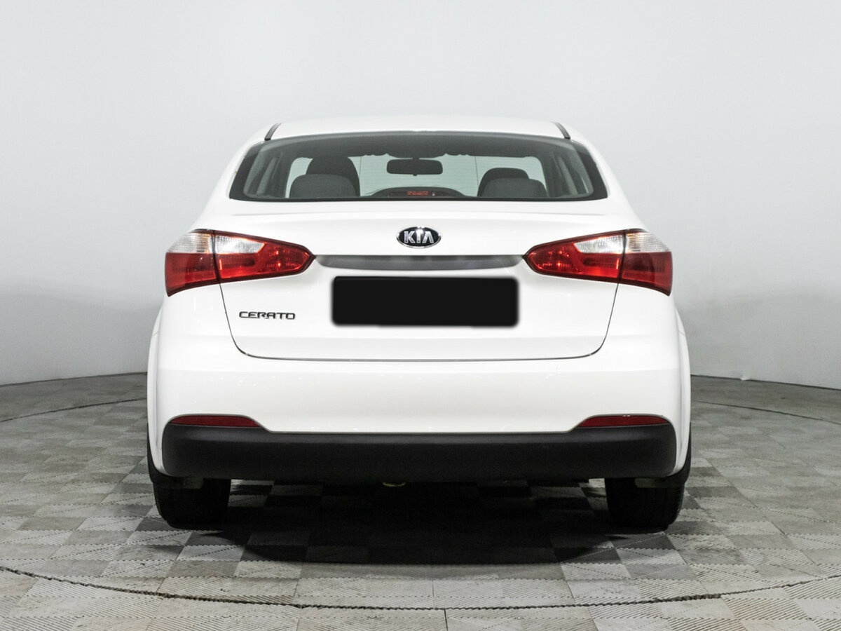 Kia Cerato с пробегом — 2015 год. Фото: #5