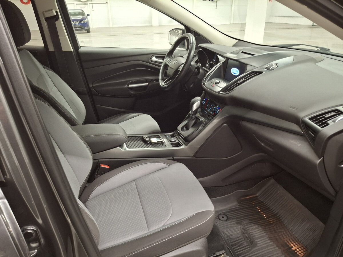 Ford Kuga с пробегом — 2016 год. Фото: #10