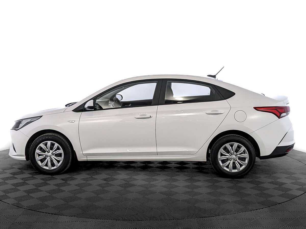 Hyundai Solaris с пробегом — 2022 год. Фото: #7