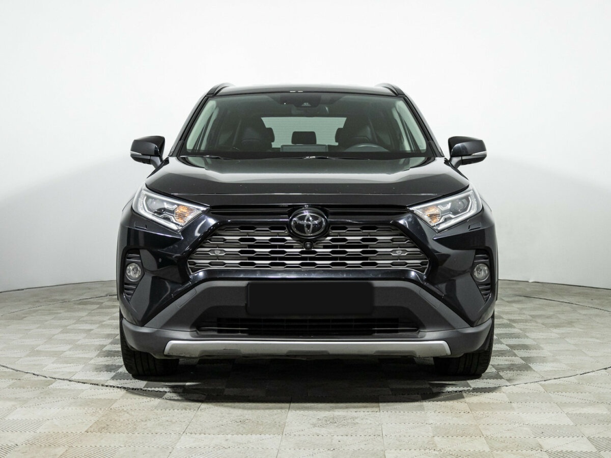 Toyota RAV4 с пробегом — 2021 год. Фото: #1