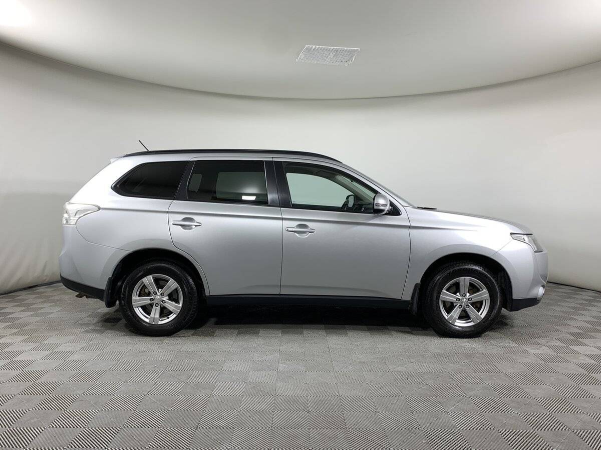 Mitsubishi Outlander с пробегом — 2013 год. Фото: #3