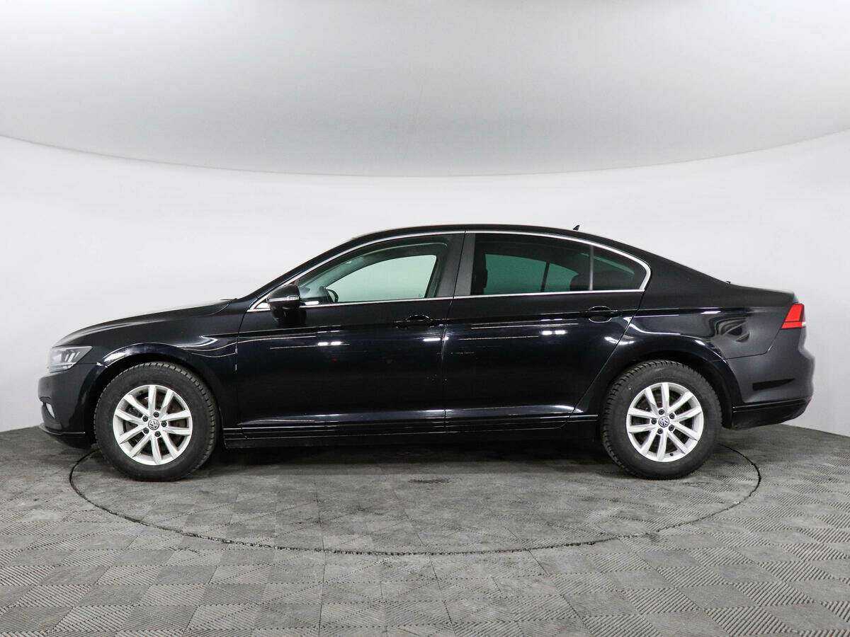 Volkswagen Passat с пробегом — 2020 год. Фото: #7