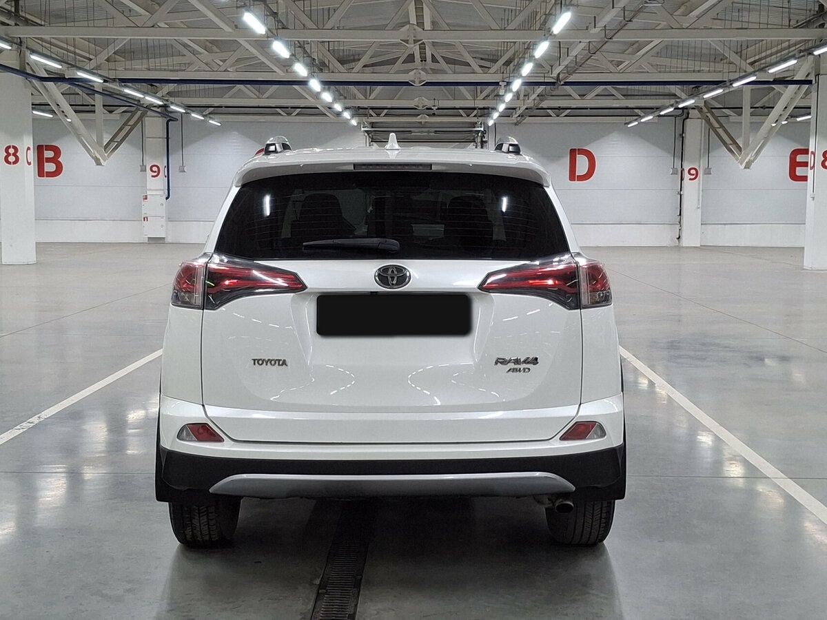 Toyota RAV4 с пробегом — 2016 год. Фото: #5