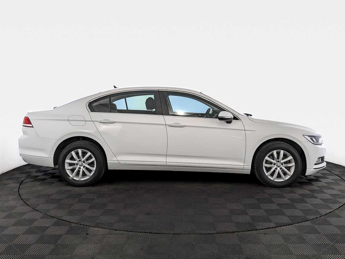 Volkswagen Passat с пробегом — 2019 год. Фото: #3