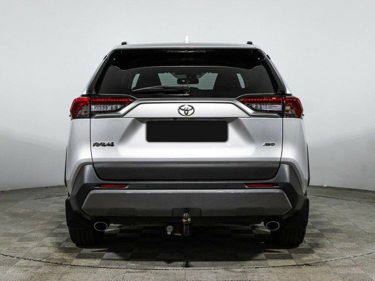 Toyota RAV4 с пробегом — 2020 год. Фото: #5