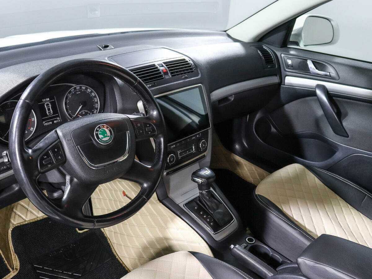 Skoda Octavia с пробегом — 2012 год. Фото: #11