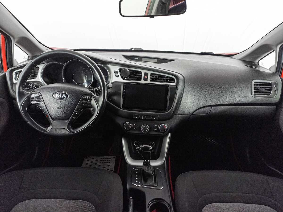 Kia Ceed с пробегом — 2015 год. Фото: #13