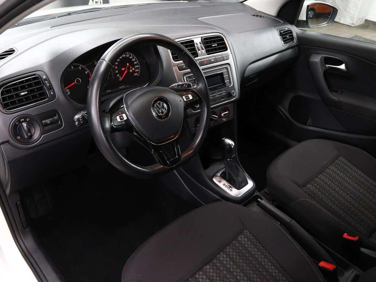 Volkswagen Polo с пробегом — 2019 год. Фото: #6
