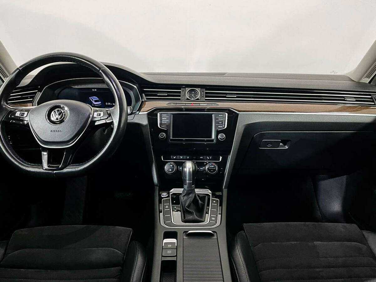 Volkswagen Passat с пробегом — 2017 год. Фото: #11