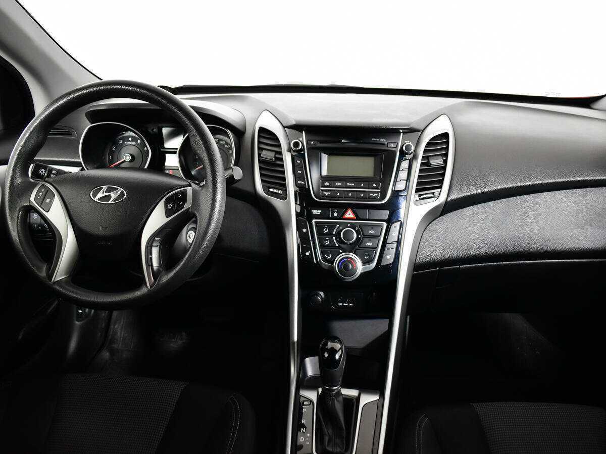 Hyundai i30 с пробегом — 2014 год. Фото: #11