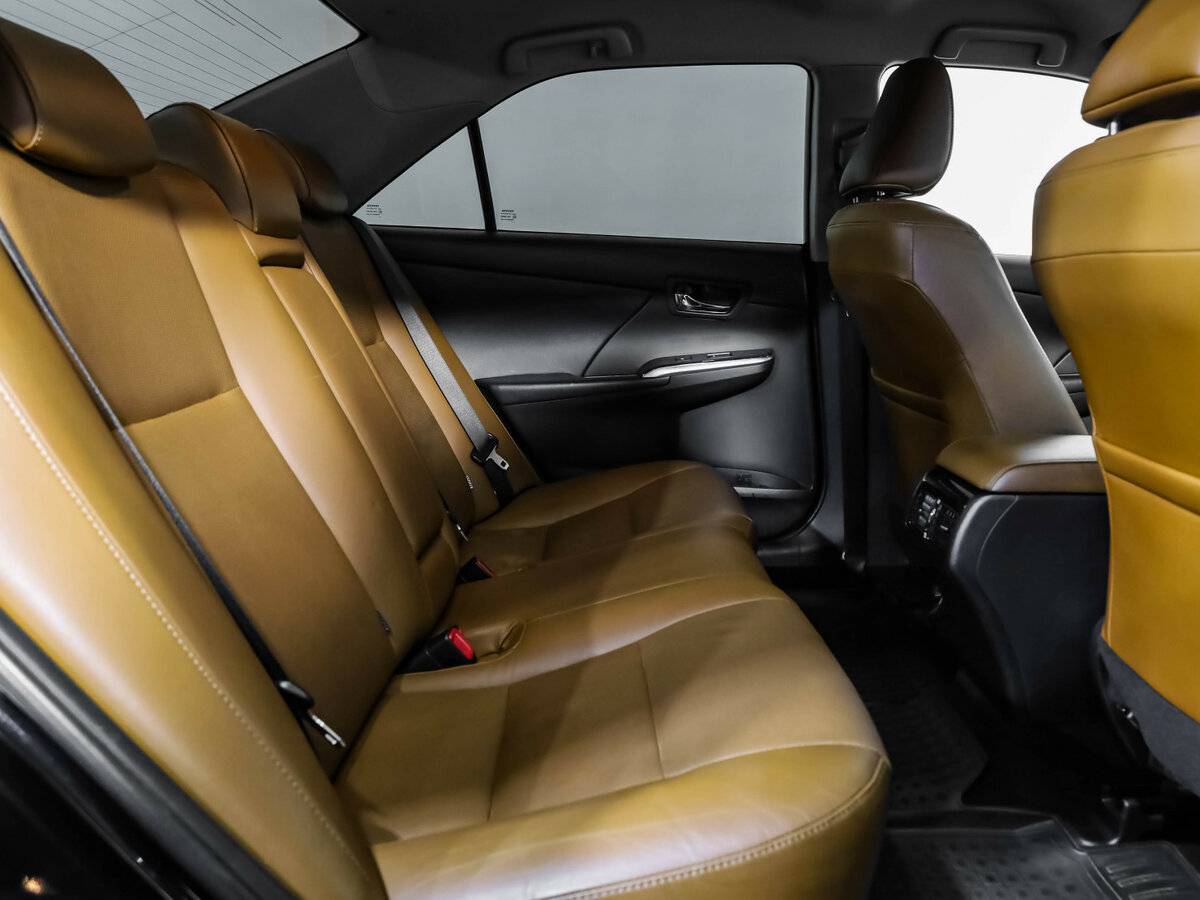 Toyota Camry с пробегом — 2016 год. Фото: #20