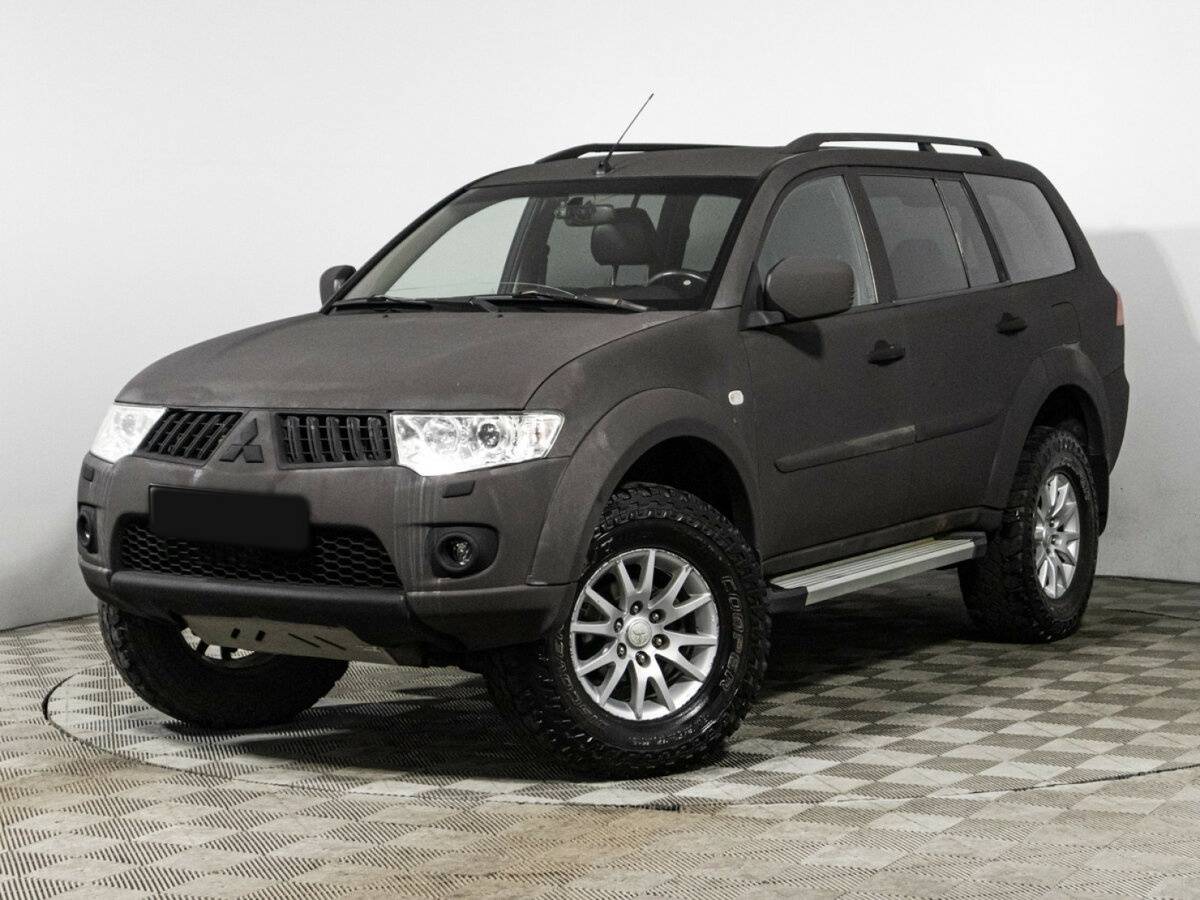 Mitsubishi Pajero Sport с пробегом — 2012 год. Фото: #0