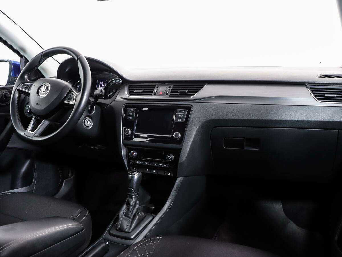 Skoda Rapid с пробегом — 2017 год. Фото: #6
