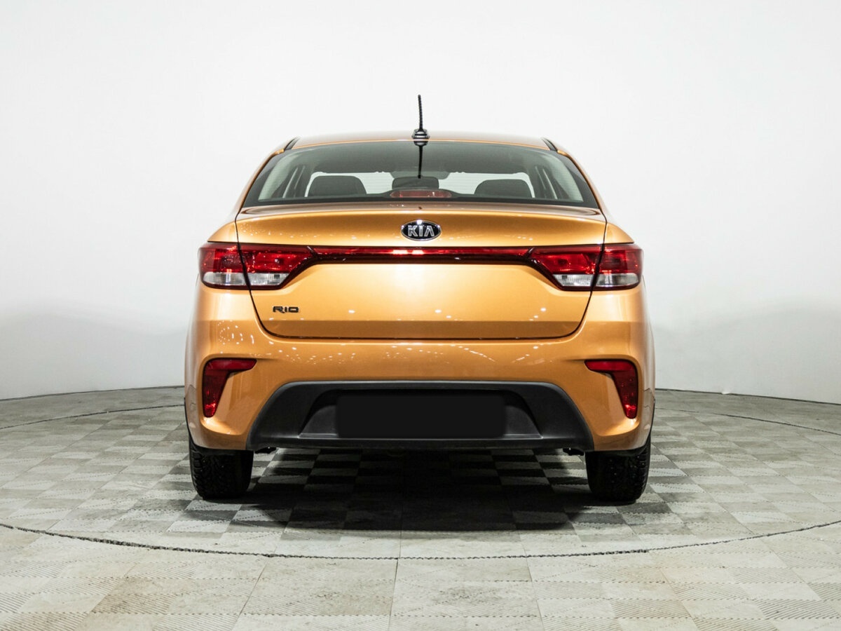Kia Rio с пробегом — 2017 год. Фото: #5