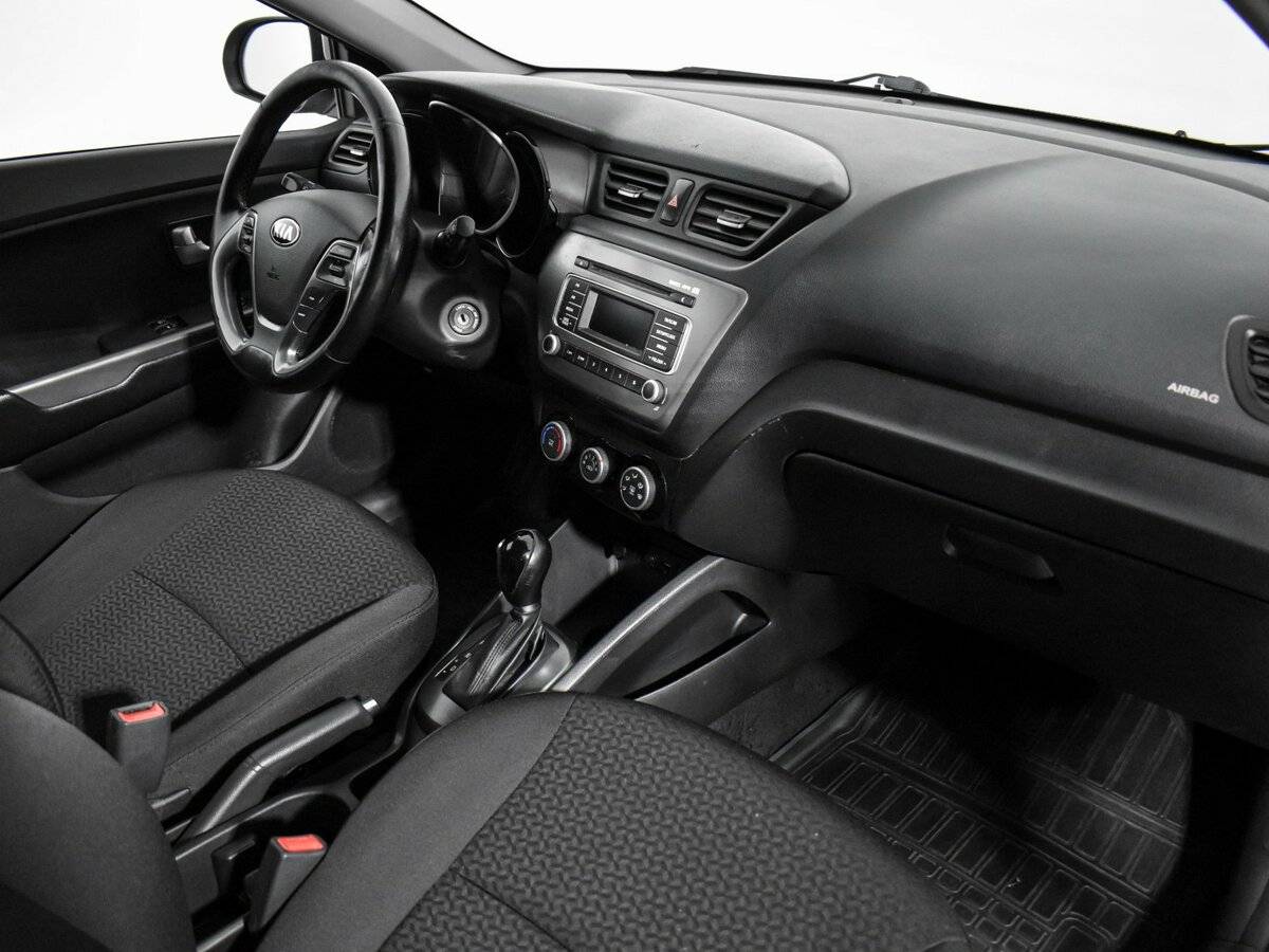 Kia Rio с пробегом — 2016 год. Фото: #11