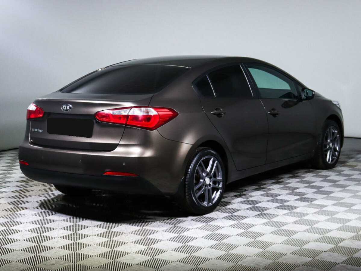 Kia Cerato с пробегом — 2015 год. Фото: #4